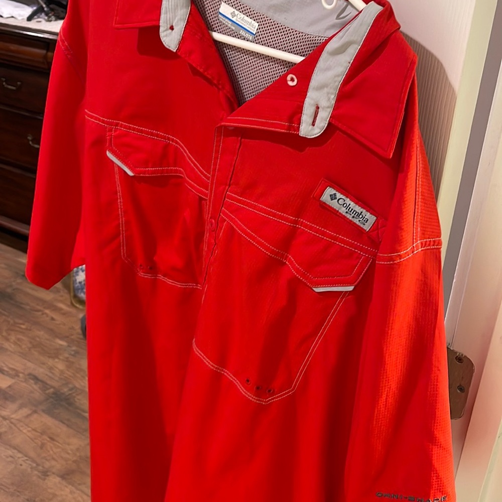 Red Xxl Columbia shirt